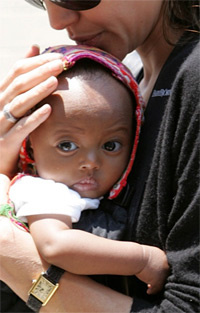 Вторым приемным ребенком Анджелины Джоли стала Захара Марли